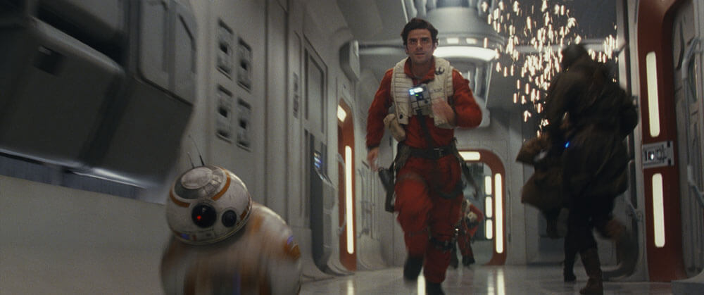 Poe Running With BB8 In The Last Jedi