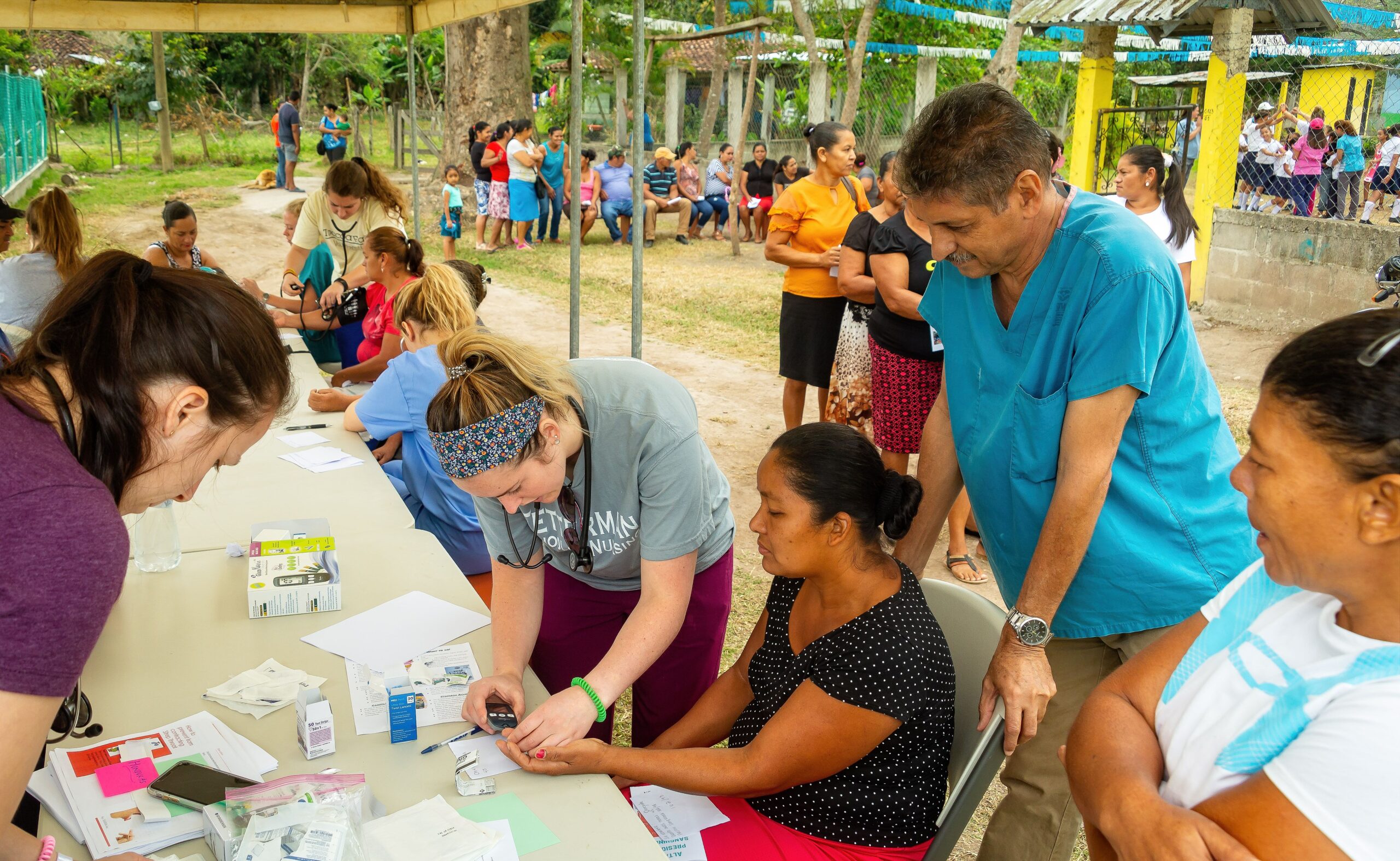 Honduras mission team serving