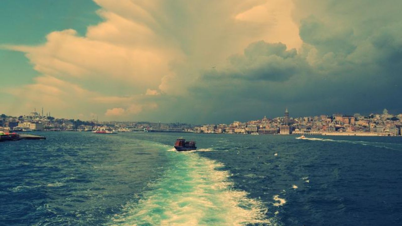 Water, boat in the wake