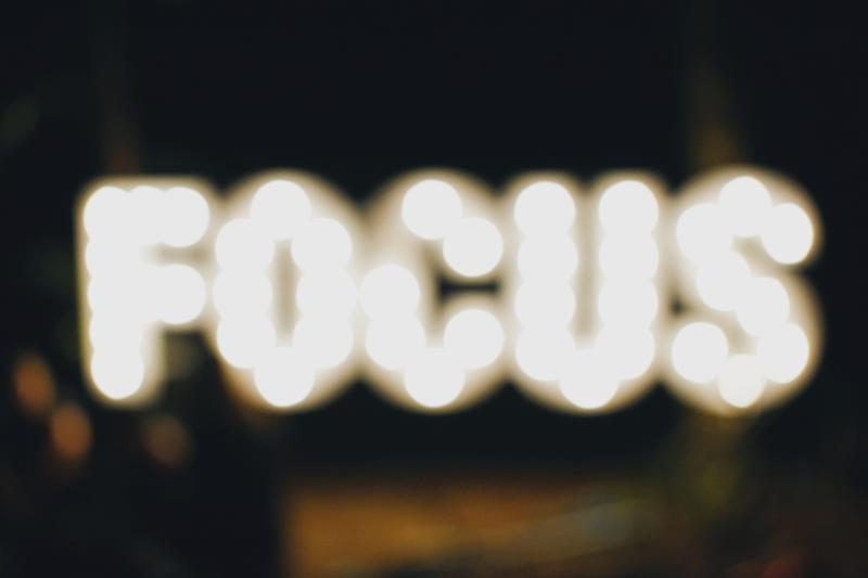 Blurry focus sign