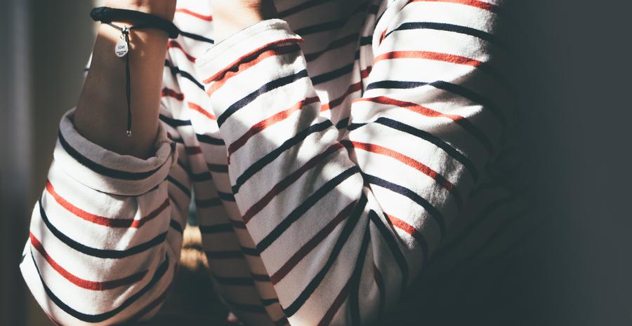 where is waldo shirt looking person