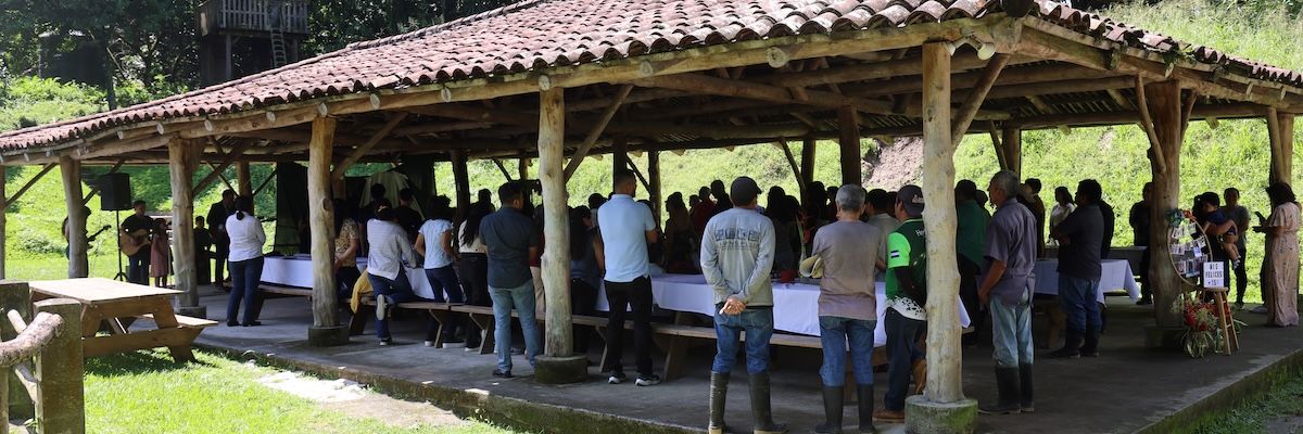 Honduras mission team serving