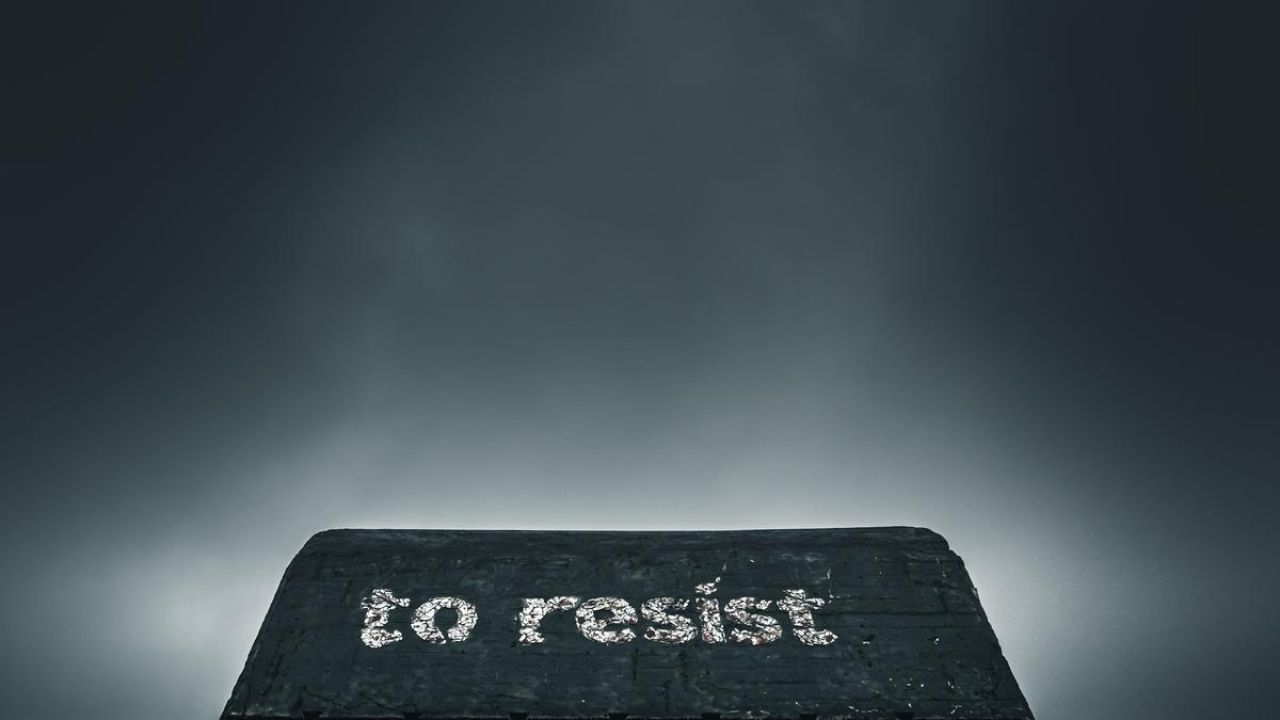 resist sign