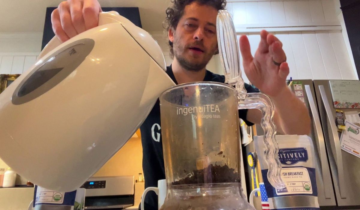 jason montoya, pouring hot water into tea infuser