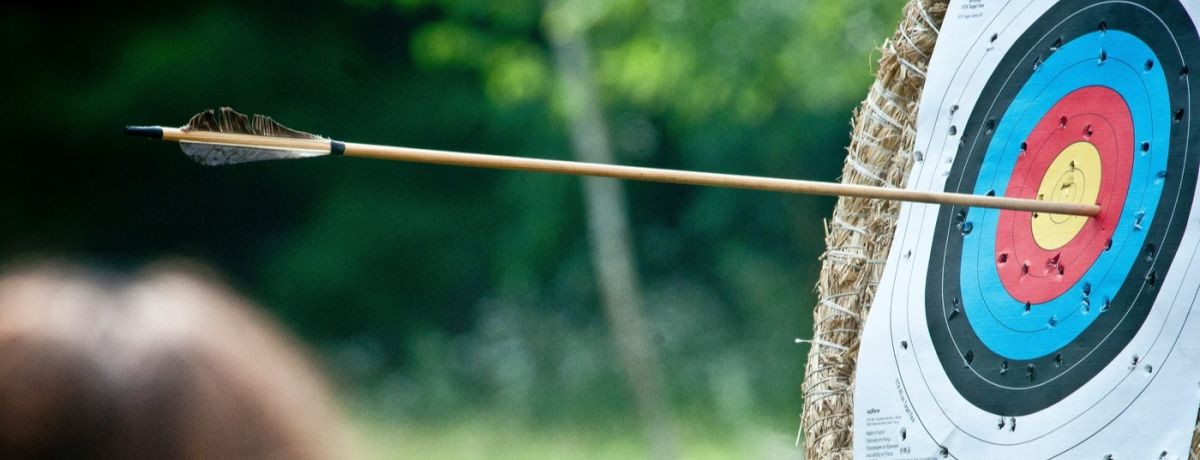 arrow hitting a target