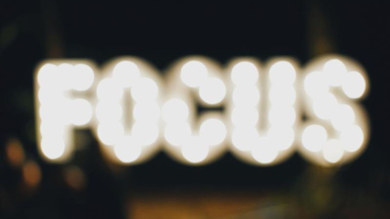 Blurry focus sign