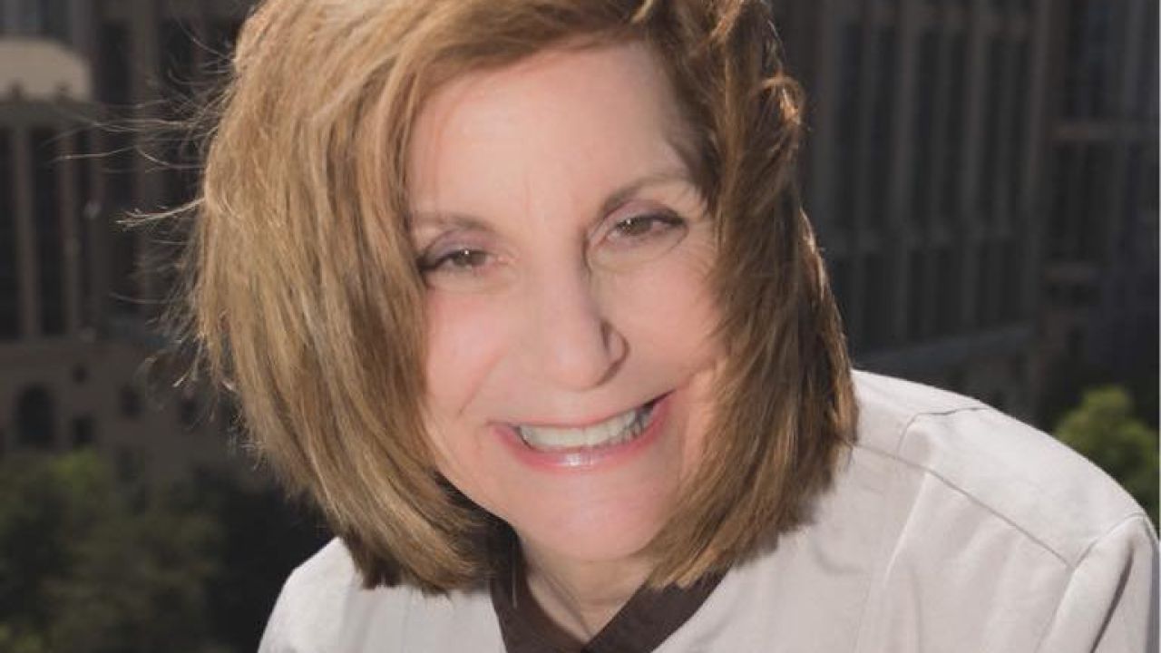 Toby Bloomberg — Pause Your Way Towards Personal Reflection And Business Transformation