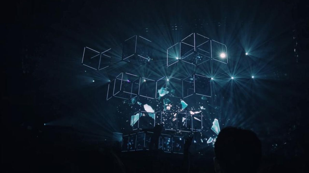 stage platform lights show