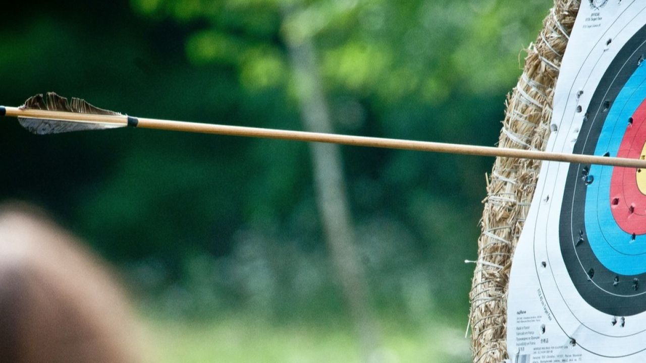 arrow hitting a target