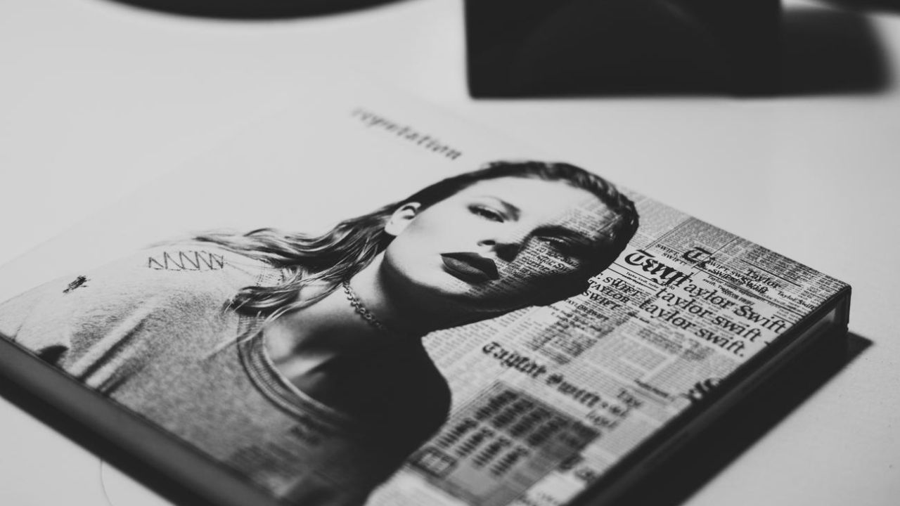 taylorf swift album cover