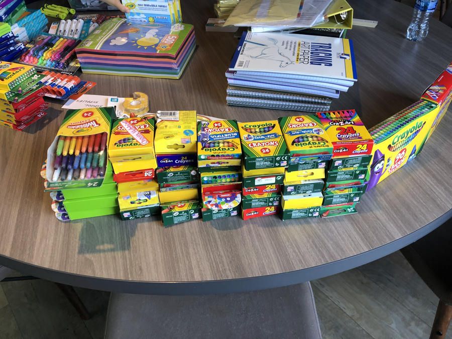 stacks of crayones