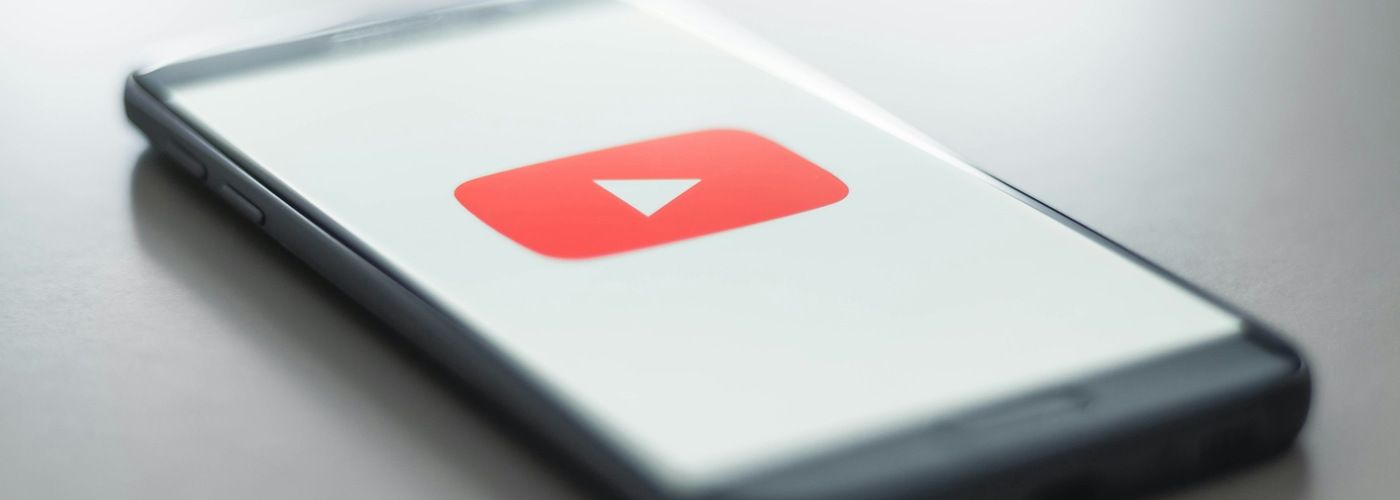 youtube icon on mobile phone